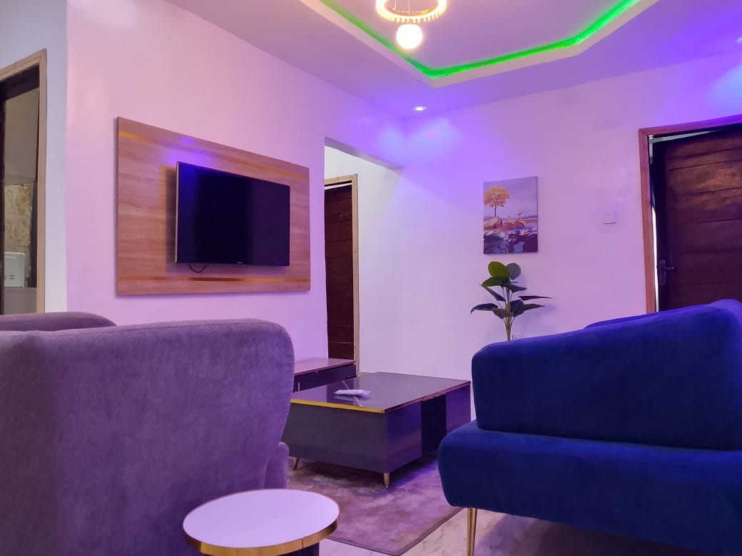 Luxe 4 – living room side view